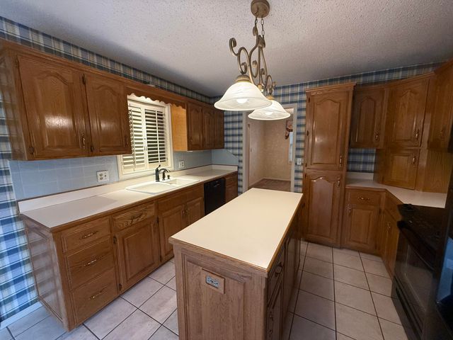 3418 South Virginia Avenue, Springfield, MO 65807