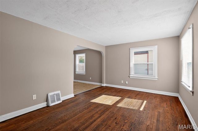 405 Estelle Avenue, Ferguson, MO 63135