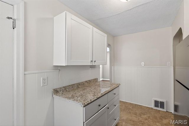 405 Estelle Avenue, Ferguson, MO 63135