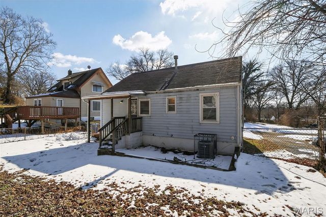 405 Estelle Avenue, Ferguson, MO 63135