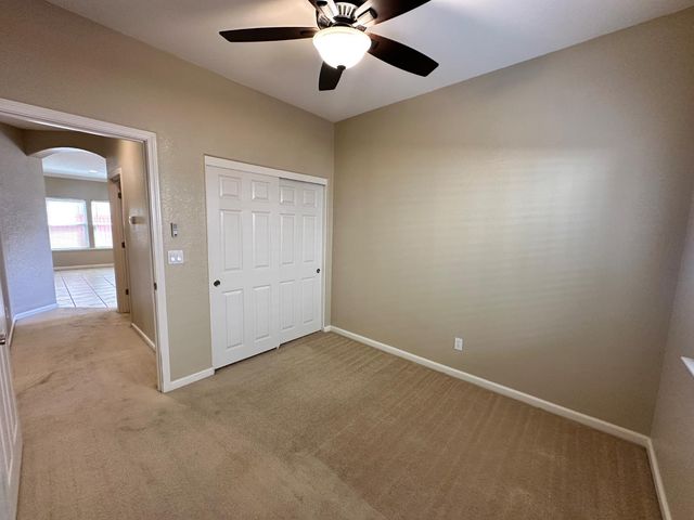 2940 Las Flores Cir, Los Banos, CA 93635