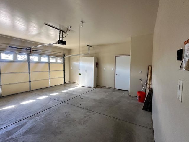 2940 Las Flores Cir, Los Banos, CA 93635