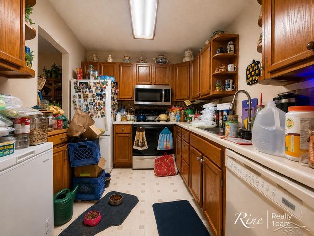 35845 Castlewood Court, Westland, MI 48185