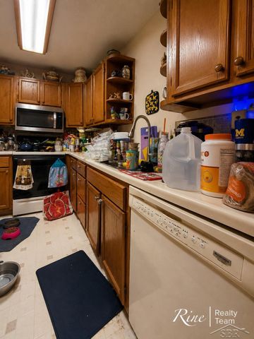 35845 Castlewood Court, Westland, MI 48185