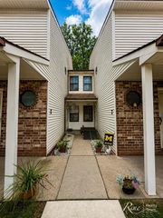 35845 Castlewood Court, Westland, MI 48185