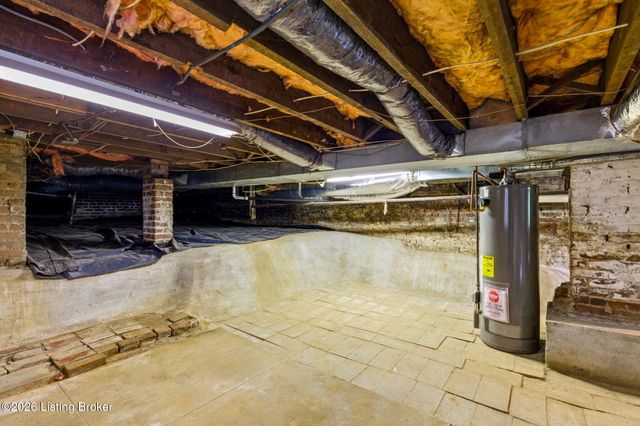 216 Saunders Ave, Louisville, KY 40206