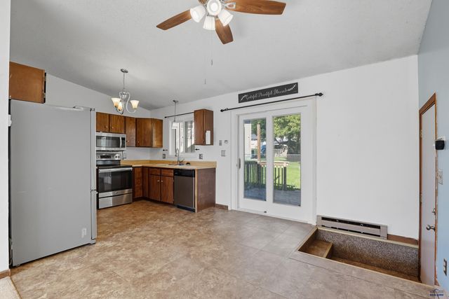 6517 BEVERLY DR, Rapid City, SD 57701