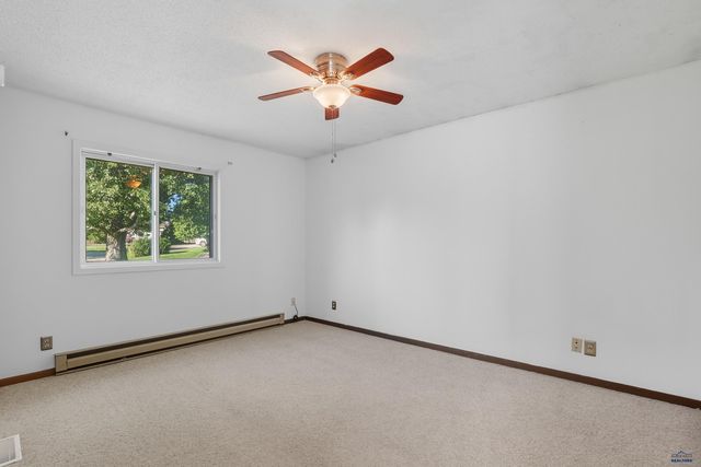 6517 BEVERLY DR, Rapid City, SD 57701