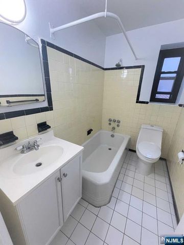 2329 Hudson Terrace C 9, Fort Lee, NJ 07024