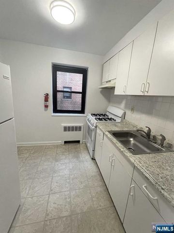 2329 Hudson Terrace C 9, Fort Lee, NJ 07024