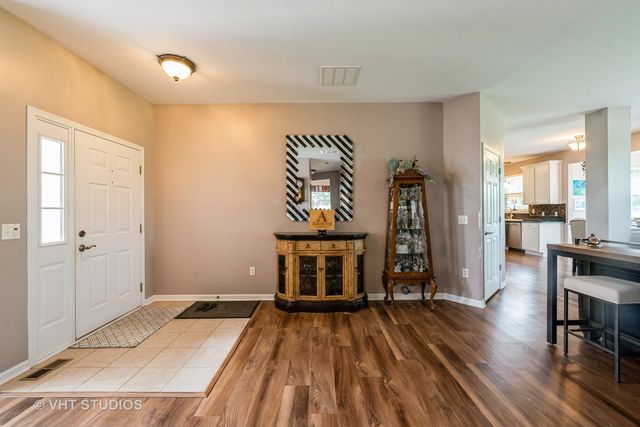 1550 W Ludington Circle, Romeoville, IL 60446
