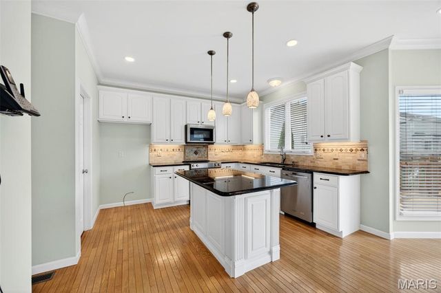 1306 Avondale Spring Drive, O'fallon, MO 63368