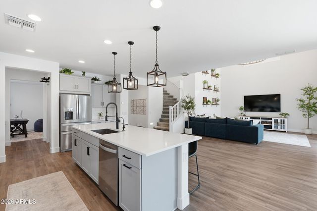 1923 W SUMMER Lane, San Tan Valley, AZ 85144