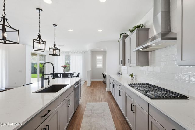 1923 W SUMMER Lane, San Tan Valley, AZ 85144