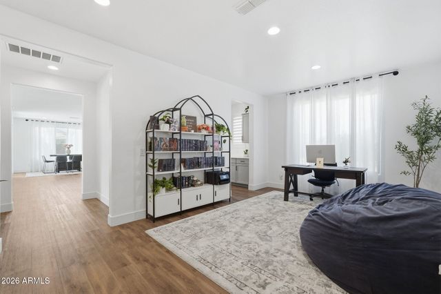1923 W SUMMER Lane, San Tan Valley, AZ 85144