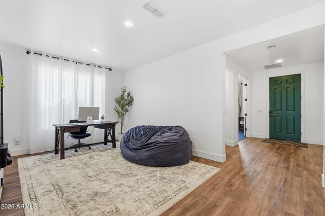 1923 W SUMMER Lane, San Tan Valley, AZ 85144