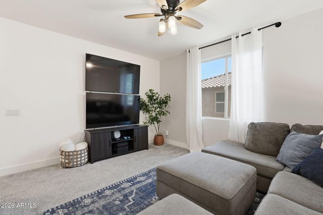 1923 W SUMMER Lane, San Tan Valley, AZ 85144