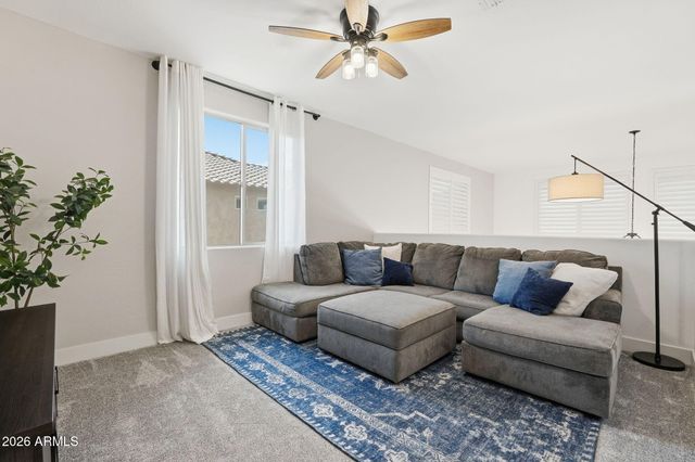 1923 W SUMMER Lane, San Tan Valley, AZ 85144
