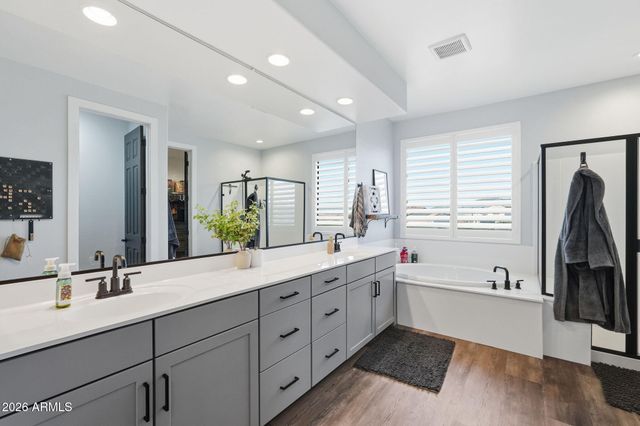 1923 W SUMMER Lane, San Tan Valley, AZ 85144