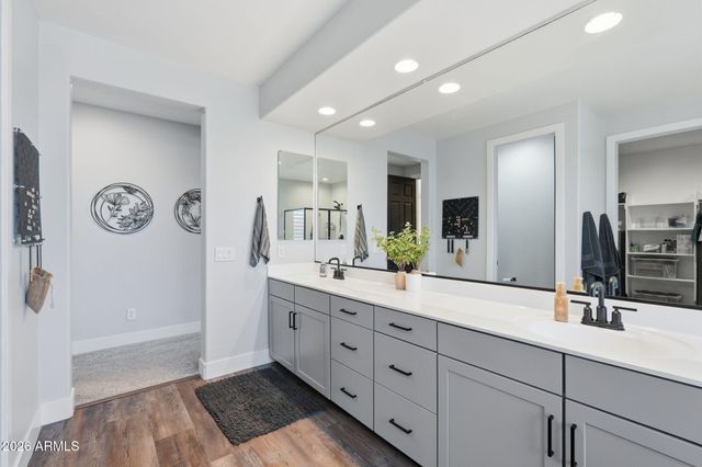 1923 W SUMMER Lane, San Tan Valley, AZ 85144