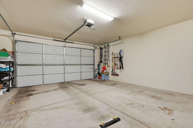 1923 W SUMMER Lane, San Tan Valley, AZ 85144
