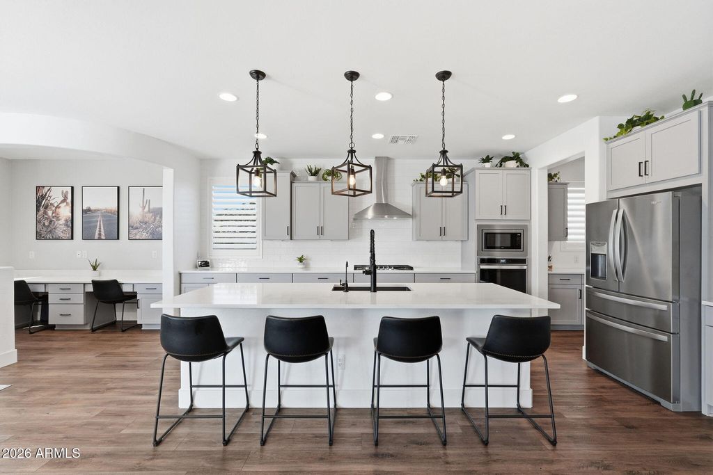 1923 W SUMMER Lane, San Tan Valley, AZ 85144