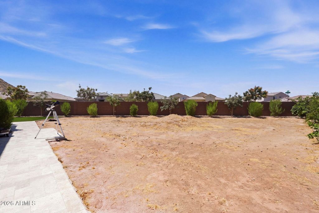Image 68 of property listing at 1923 W SUMMER Lane, San Tan Valley, AZ 85144