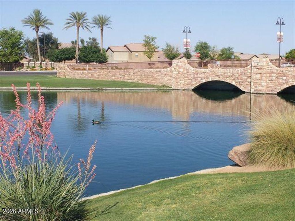 Image 76 of property listing at 1923 W SUMMER Lane, San Tan Valley, AZ 85144