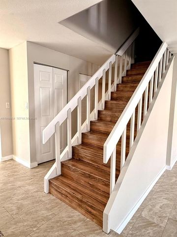 833 NW 81st Ter 8, Plantation, FL 33324