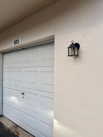 833 NW 81st Ter 8, Plantation, FL 33324