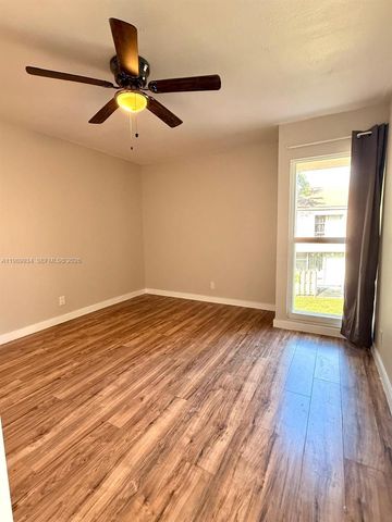 833 NW 81st Ter 8, Plantation, FL 33324