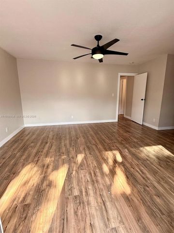 833 NW 81st Ter 8, Plantation, FL 33324