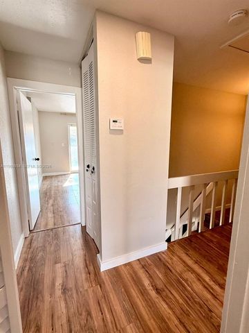 833 NW 81st Ter 8, Plantation, FL 33324