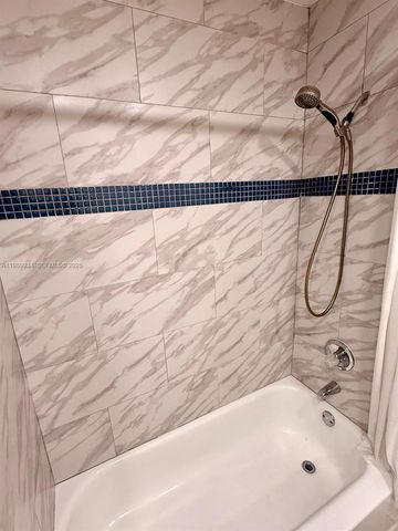 833 NW 81st Ter 8, Plantation, FL 33324