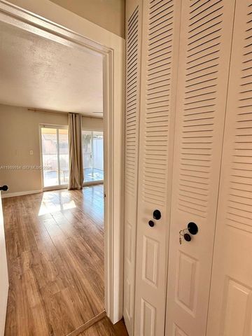 833 NW 81st Ter 8, Plantation, FL 33324