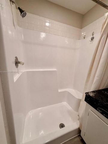 833 NW 81st Ter 8, Plantation, FL 33324