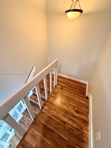 833 NW 81st Ter 8, Plantation, FL 33324