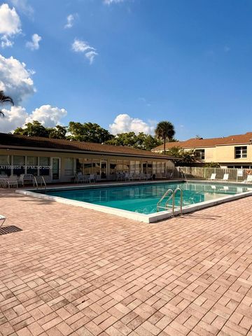 833 NW 81st Ter 8, Plantation, FL 33324