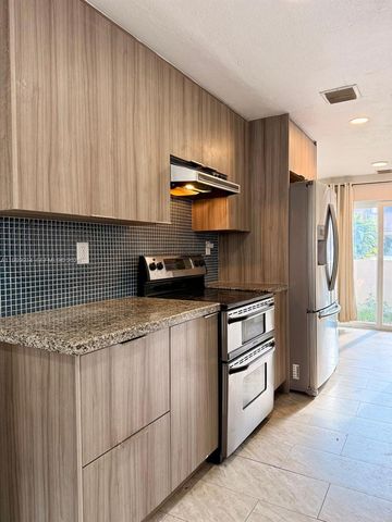 833 NW 81st Ter 8, Plantation, FL 33324