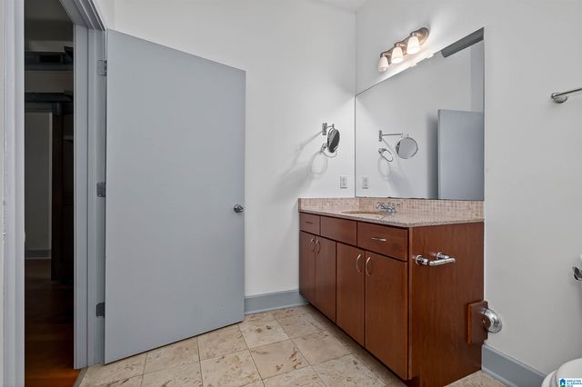 2222 2ND AVENUE N, Birmingham, AL 35203