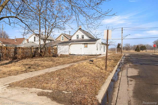 1270 E 1st Street, Monroe, MI 48161