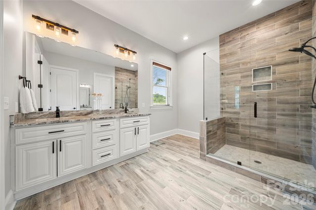 4306 Rolling Acres Road, Charlotte, NC 28213