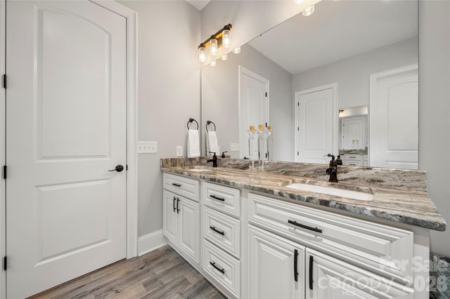 4306 Rolling Acres Road, Charlotte, NC 28213
