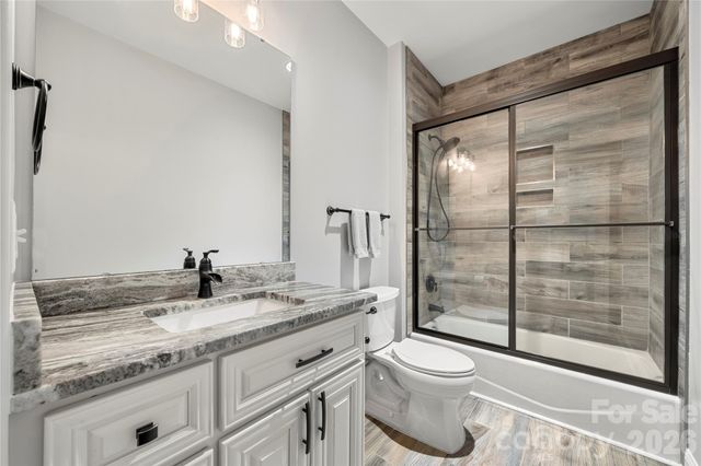4306 Rolling Acres Road, Charlotte, NC 28213