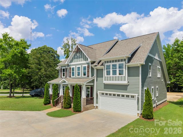 4306 Rolling Acres Road, Charlotte, NC 28213