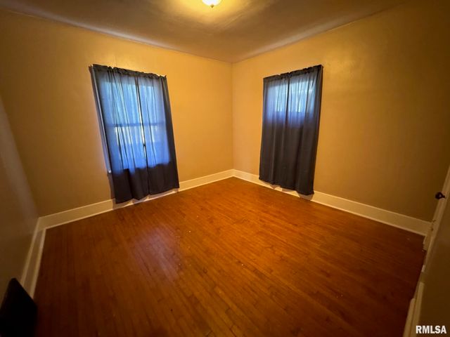 1117 E ASH Street, Springfield, IL 62703