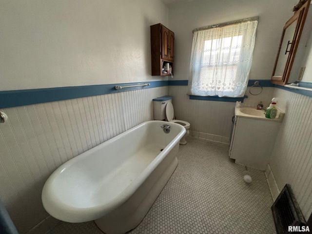 1117 E ASH Street, Springfield, IL 62703