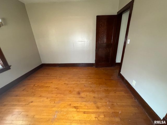 1117 E ASH Street, Springfield, IL 62703