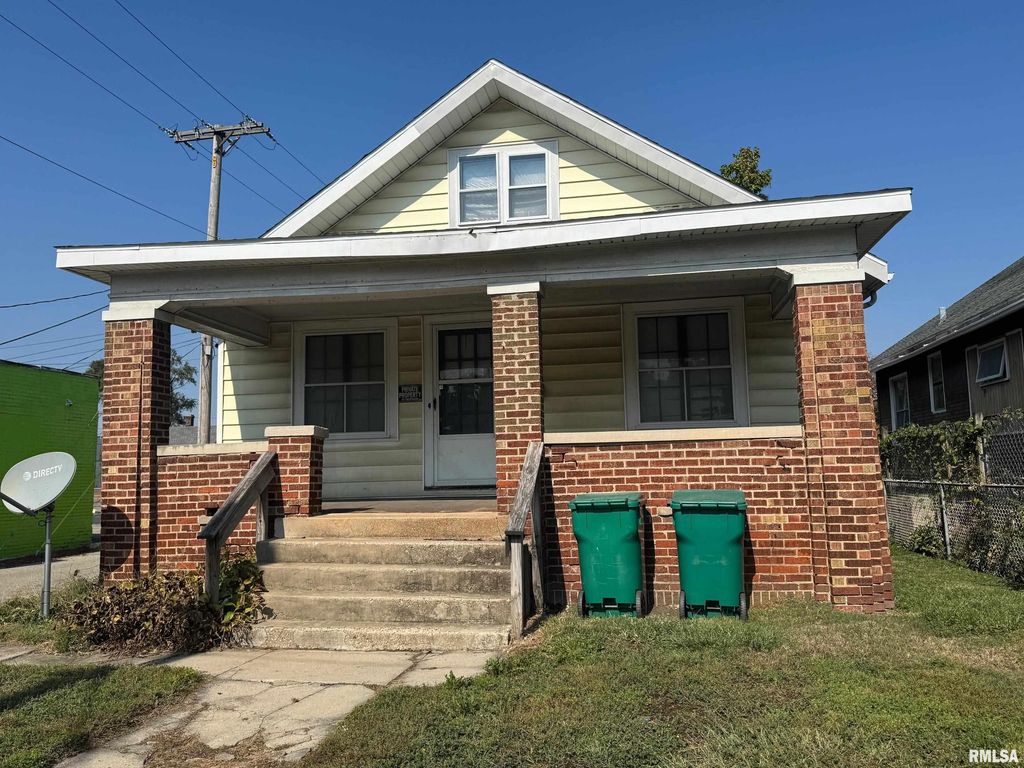 1117 E ASH Street, Springfield, IL 62703