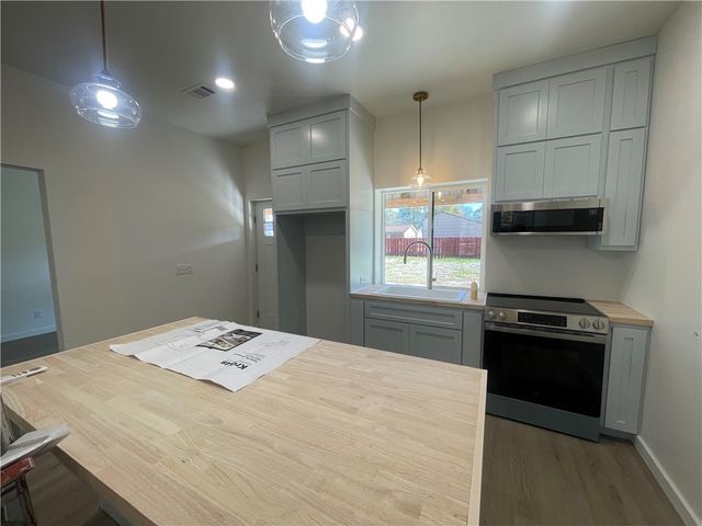 1104 N Jackson Street, Clarksville, AR 72830